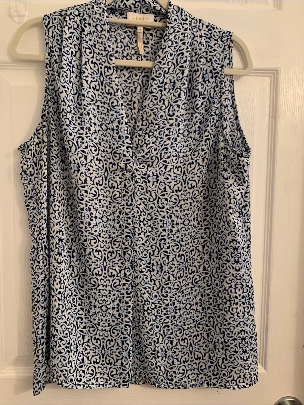 Laundry By Shelli Segal Navy and White Sleeveless blouse. Size medium. $10